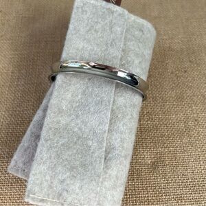 Steel look u shape open cuff bracelet medium half tube silver metallic unisex